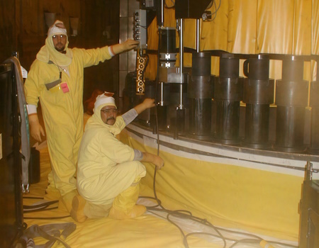stud puller for nucleaar reactor