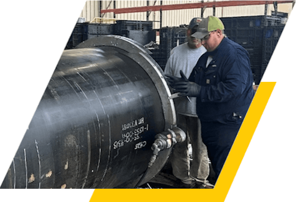 setting up clamshell pipe cutter